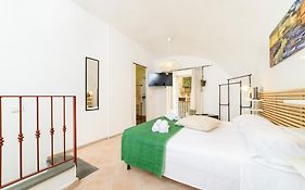 Toto 1 Room